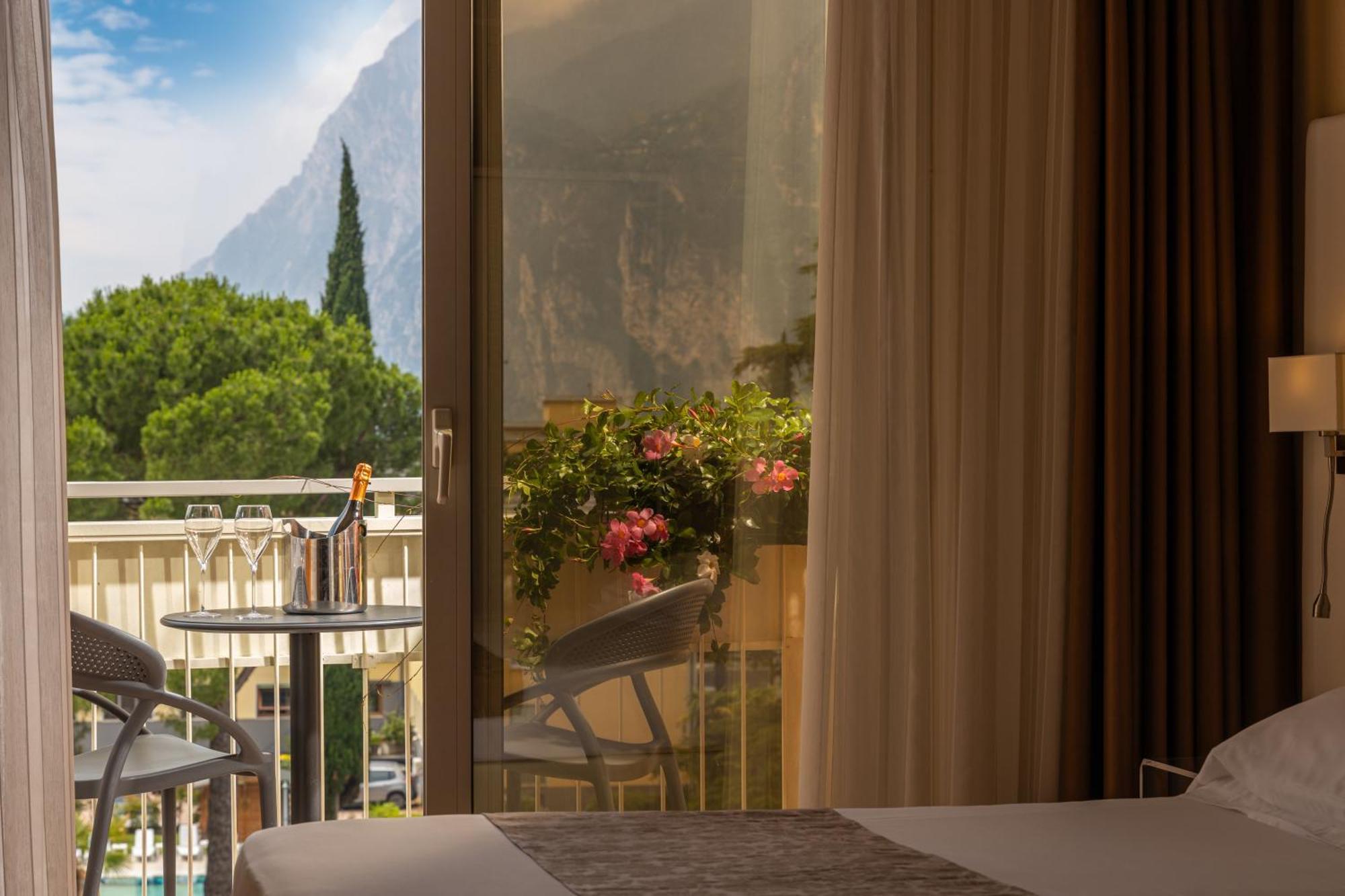 Hotel Savoy Palace - TonelliHotels Riva del Garda Camera foto