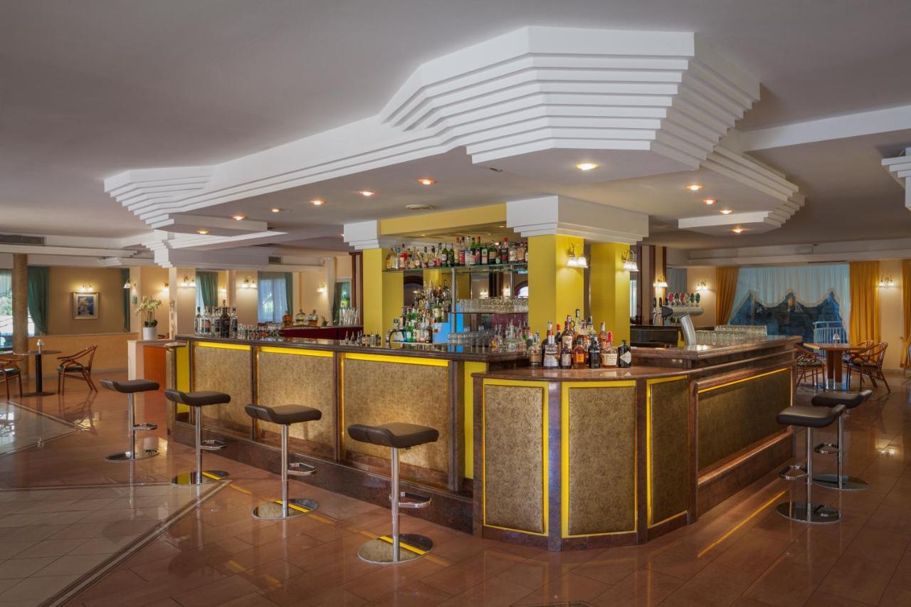 Hotel Savoy Palace - TonelliHotels Riva del Garda Esterno foto