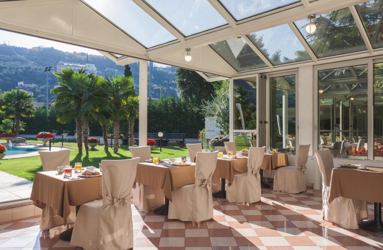 Hotel Savoy Palace - TonelliHotels Riva del Garda Esterno foto